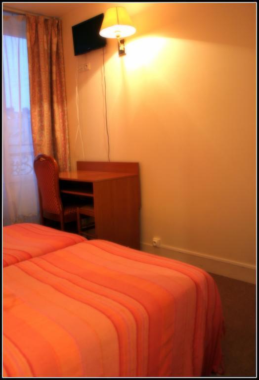 Pax Hotel Paris 18E Room photo
