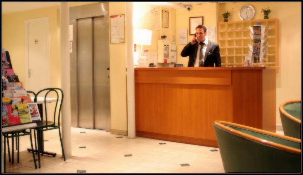 Pax Hotel Paris 18E Exterior photo